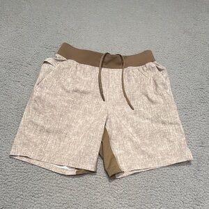 Lululemon T.H.E. Short *Linerless 7"
Sunbleached Frontier Multi  size S